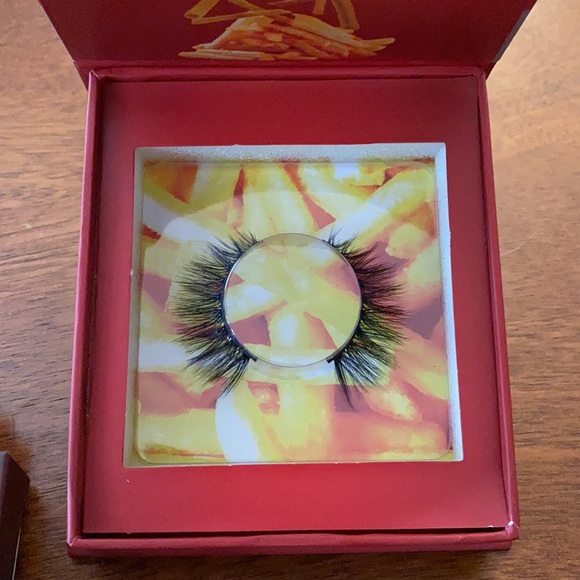 Glamlite False Lashes Bundle - Picture 2 of 5